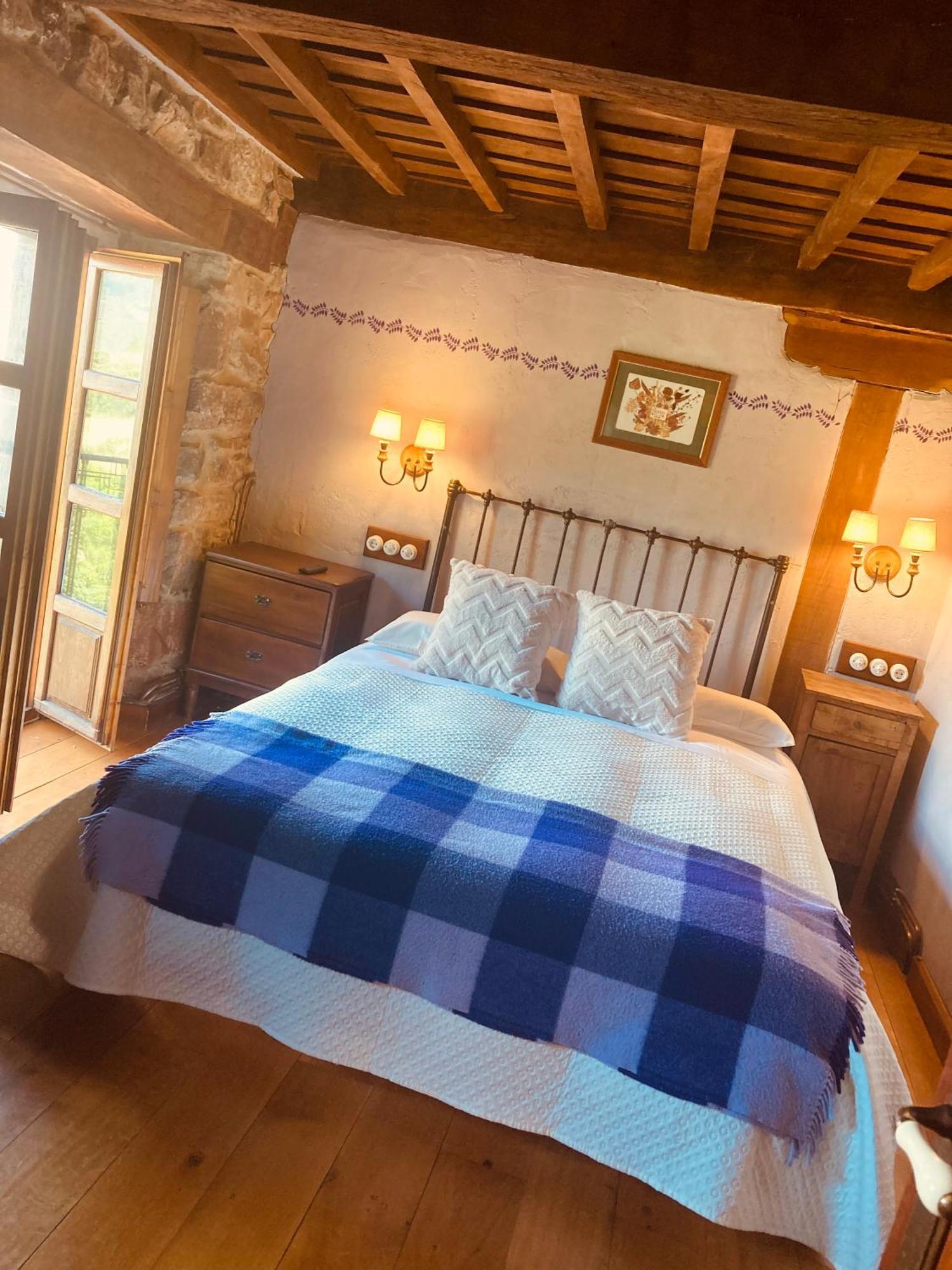Perrozo Posada La Trebede מראה חיצוני תמונה